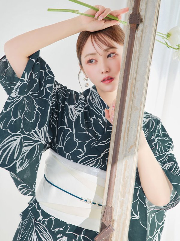 モデル:橋本甜歌 身長:163cm 着用サイズ:Fサイズ