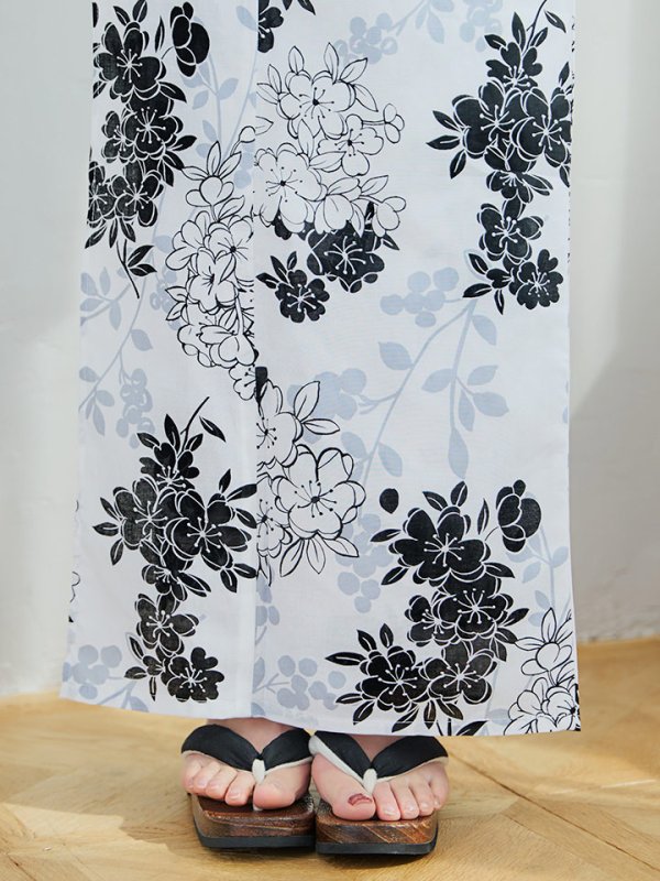 画像15: 【即日発送】ホワイトブラック桜柄浴衣 【浴衣3点セット 浴衣/帯/下駄】 [YMT] (15)