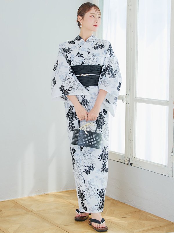 画像2: 【即日発送】ホワイトブラック桜柄浴衣 【浴衣3点セット 浴衣/帯/下駄】 [YMT] (2)
