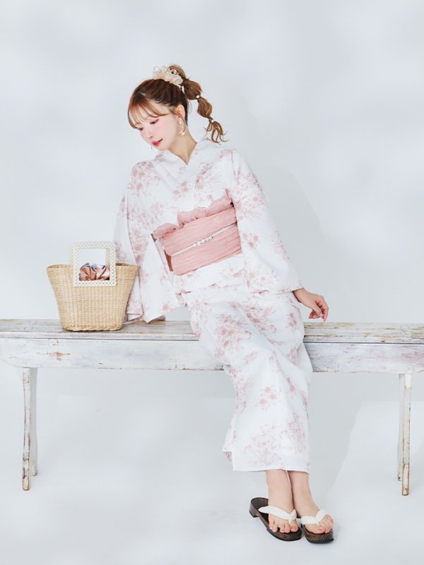 モデル：三上悠亜　身長159cm　着用サイズ：Fサイズ