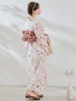 画像7: 1人で簡単に着られる！ワンピース浴衣セット ピンクフラワー柄【浴衣4点セット ワンピース/トップス/帯/下駄】OBI-siwa-200-kj-8-P / HIMO-900-yn-8-P / HEKO-800-sb-5-W / YA-1079-kj-7-W / GETA-01-kj-7-P/ [YMT] (7)