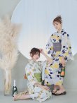 画像14: 【浴衣】イエローとブルーのニュアンス花柄浴衣  【浴衣３点セット 浴衣/帯/下駄】19obi-37 / Yhimo-GY×GY / A953kn-W / YCA68kn-W / Yheko-W / CG-15-IV【YMT】 (14)