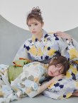 画像16: 【浴衣】イエローとブルーのニュアンス花柄浴衣  【浴衣３点セット 浴衣/帯/下駄】19obi-37 / Yhimo-GY×GY / A953kn-W / YCA68kn-W / Yheko-W / CG-15-IV【YMT】 (16)