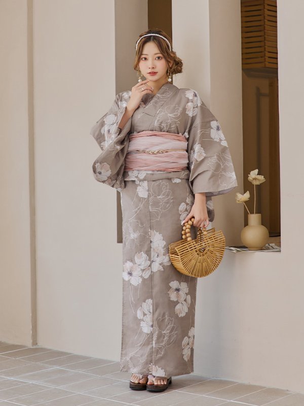 画像2: 【即日発送】グレージュ線画フラワー浴衣  【浴衣３点セット 浴衣/帯/下駄】[YMT] (2)