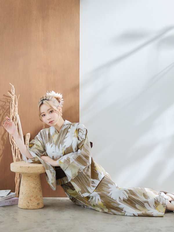 画像11: 【浴衣セール！】【即日発送】大人グリーンベージュフラワー浴衣  【浴衣３点セット 浴衣/帯/下駄】[YMT] (11)