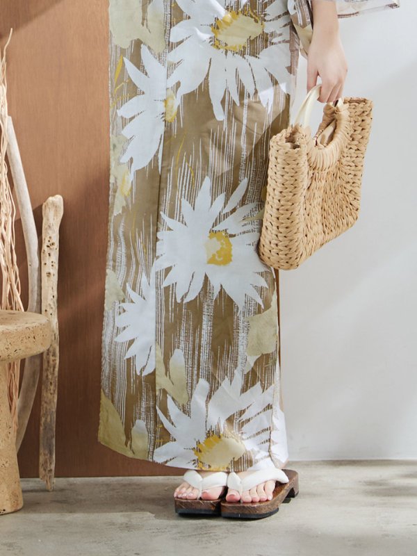 画像21: 【浴衣セール！】【即日発送】大人グリーンベージュフラワー浴衣  【浴衣３点セット 浴衣/帯/下駄】[YMT] (21)