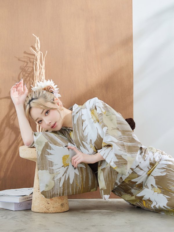 画像3: 【浴衣セール！】【即日発送】大人グリーンベージュフラワー浴衣  【浴衣３点セット 浴衣/帯/下駄】[YMT] (3)