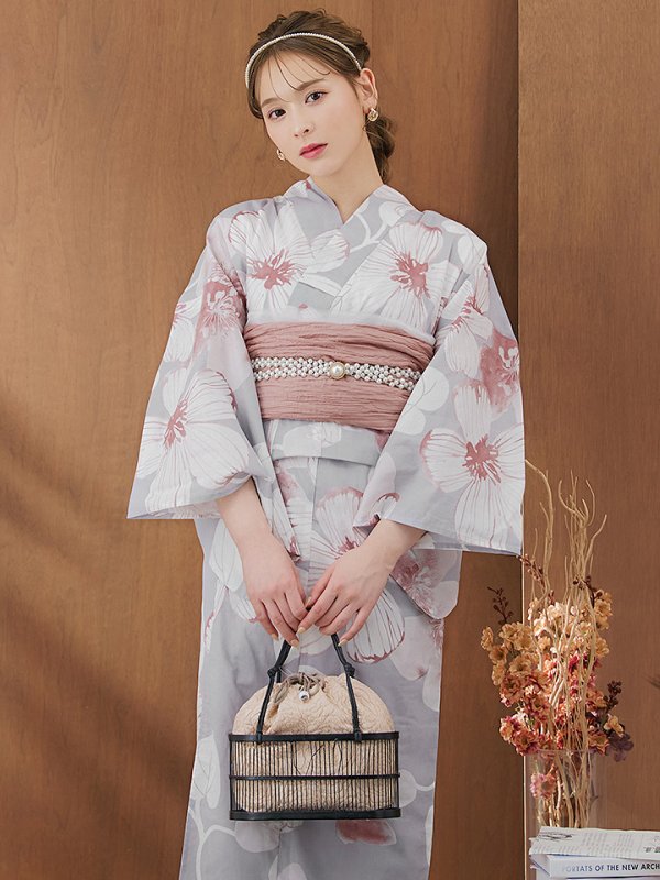 画像2: 【即日発送】シック大人フラワー浴衣  【浴衣３点セット 浴衣/帯/下駄】[YMT] (2)