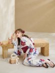 画像15: 【即日発送】ホワイト×レッド牡丹浴衣  【浴衣３点セット 浴衣/帯/下駄】OBI-siwa-202-ok-10-R / HIMO-902-kj-5-RosePK / HEKO-800-sb-5-W / YA-72-kn-R / GETA-02-ok-7-R[YMT] (15)