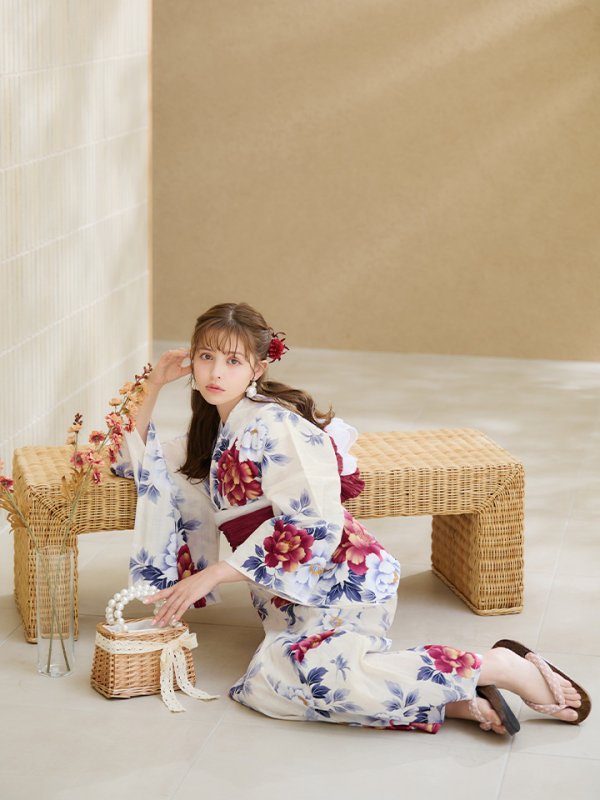 画像16: 【即日発送】ホワイト×レッド牡丹浴衣  【浴衣３点セット 浴衣/帯/下駄】[OF04] (16)