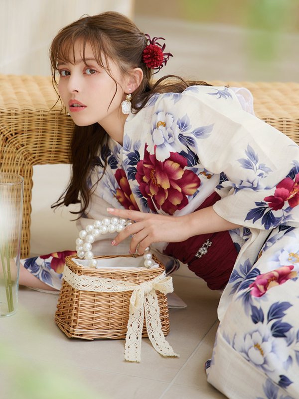 画像22: 【即日発送】ホワイト×レッド牡丹浴衣  【浴衣３点セット 浴衣/帯/下駄】[OF04] (22)