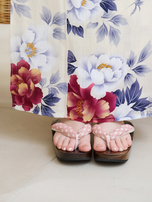 画像25: 【即日発送】ホワイト×レッド牡丹浴衣  【浴衣３点セット 浴衣/帯/下駄】[OF04] (25)