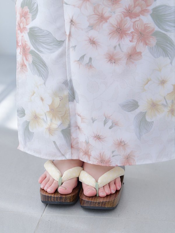 画像17: 【浴衣セール！】【即日発送】ホワイトベージュ紫陽花浴衣  【浴衣３点セット 浴衣/帯/下駄】[YMT] (17)