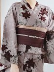 画像19: 【即日発送】ブラウンパープルリリー浴衣  【浴衣３点セット 浴衣/帯/下駄】[YMT] (19)