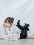 画像2: 【即日発送】ホワイト×線画フラワー浴衣  【浴衣３点セット 浴衣/帯/下駄】[YMT] (2)