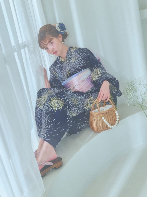 画像2: 【即日発送！】夜空×花火キラキラ浴衣  【浴衣３点セット 浴衣/帯/下駄】[OF04] (2)