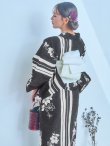 画像2: 【即日発送！】ストライプ×フラワーレトロ浴衣  【浴衣３点セット 浴衣/帯/下駄】[YMT] (2)