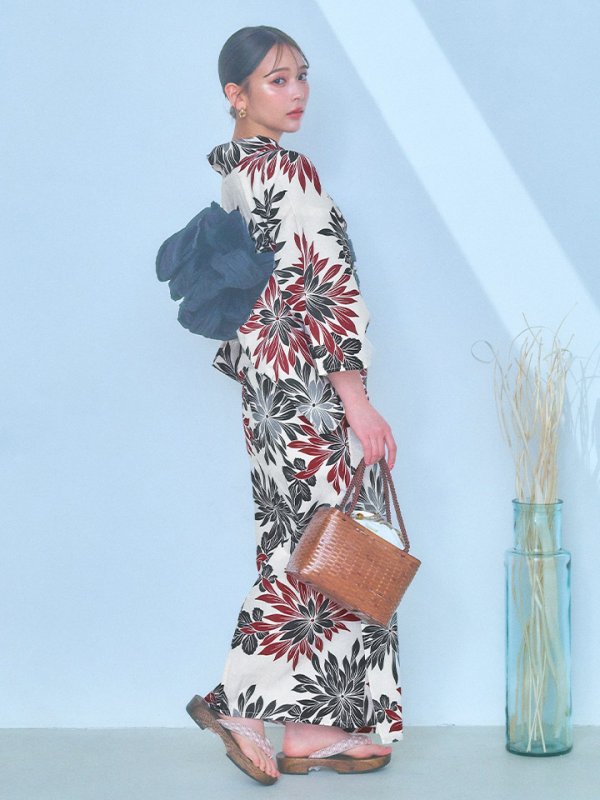 画像13: 【即日発送】ネイビー＆レッドフラワーモダン浴衣  【浴衣３点セット 浴衣/帯/下駄】[YMT] (13)