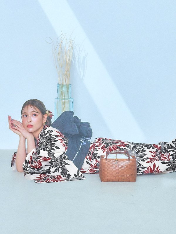 画像7: 【即日発送】ネイビー＆レッドフラワーモダン浴衣  【浴衣３点セット 浴衣/帯/下駄】[YMT] (7)