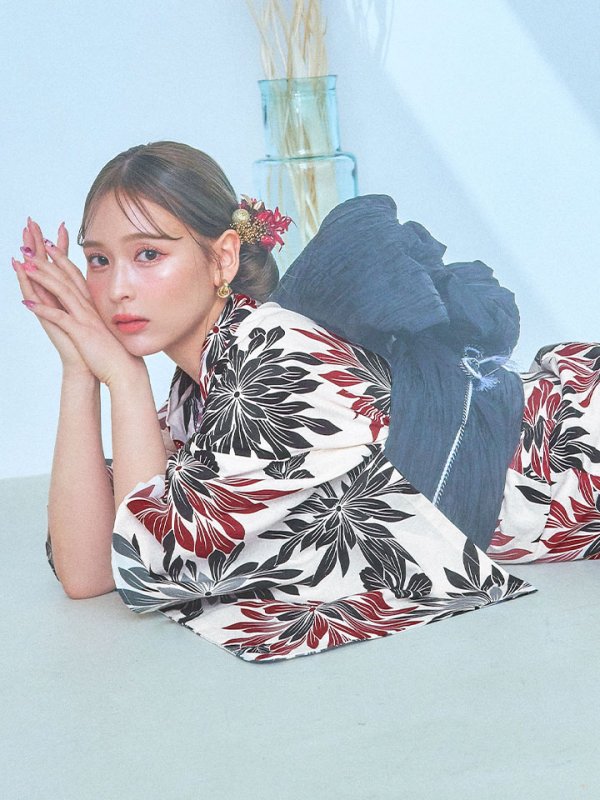 画像9: 【即日発送】ネイビー＆レッドフラワーモダン浴衣  【浴衣３点セット 浴衣/帯/下駄】[YMT] (9)