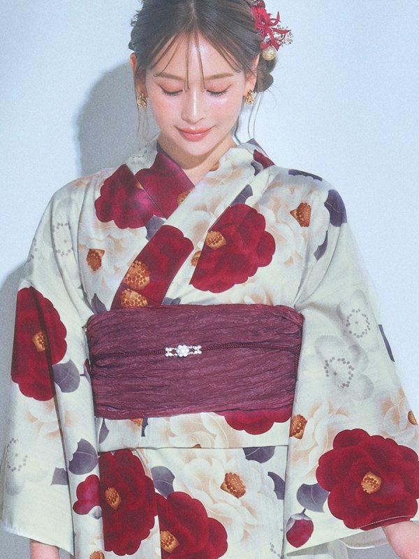 画像14: 【即日発送】ホワイト＆レッド椿浴衣  【浴衣３点セット 浴衣/帯/下駄】[OF04] (14)