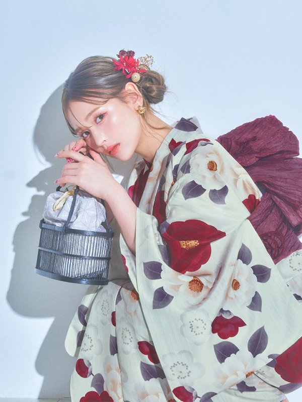 画像5: 【即日発送】ホワイト＆レッド椿浴衣  【浴衣３点セット 浴衣/帯/下駄】[OF04] (5)