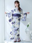 画像4: 【予約 / 5月中旬発送予定】白地に凛と咲くクレマチス柄浴衣 OBI-siwa-201-wk-5-BL / HIMO-902-kj-4-PL / HEKO-800-sb-5-W / YA-1025-wk-BL / GETA-01-kj-2-BL[YMT] (4)