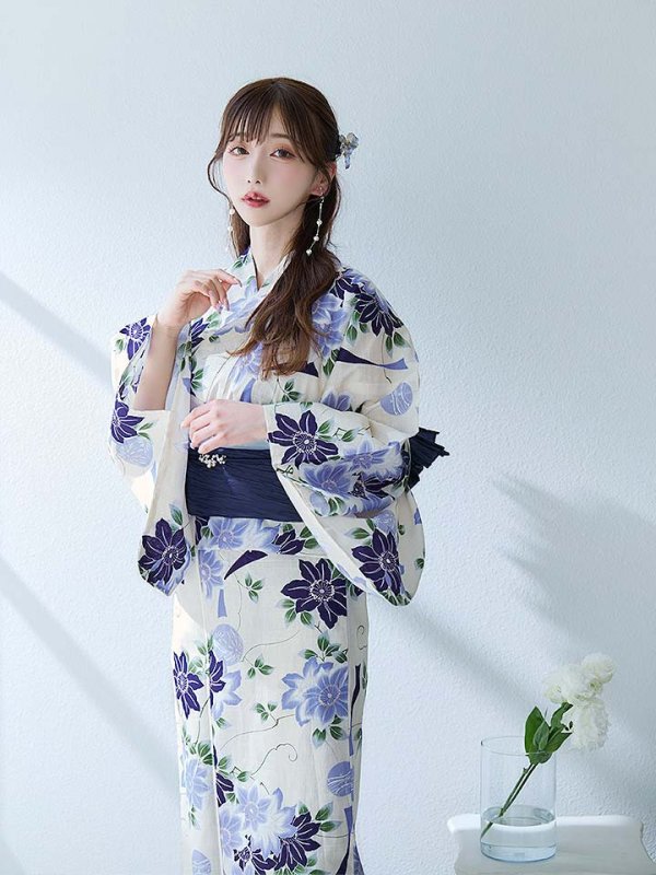 画像5: 【即日発送】白地に凛と咲くクレマチス柄浴衣  【浴衣３点セット 浴衣/帯/下駄】[YMT] (5)