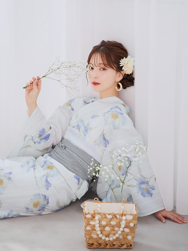 画像1: 【即日発送】 ホワイト×アイシーフラワー浴衣  【浴衣３点セット 浴衣/帯/下駄】OBI-siwa-202-ok-8-GY / HIMO-900-yn-4-GYxGY / HEKO-800-sb-5-W / YA-1023-wk-IV / GETA-02-ok-4-MOC/ [/YMT] (1)