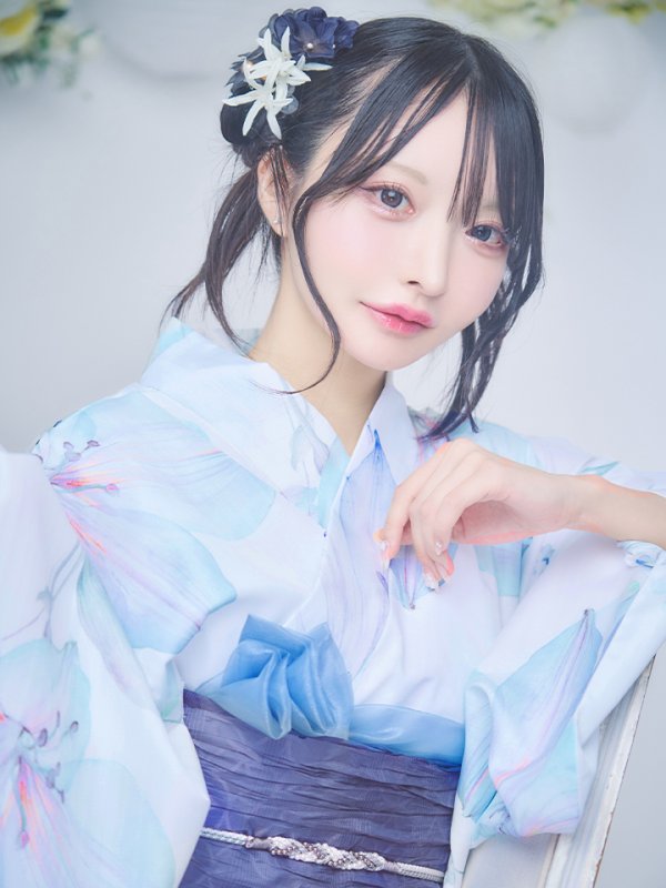 SALE最終日➖！ 水彩画風　生成に青鉄線浴衣セット 水彩画風 生成に青鉄線浴衣セット - メルカリ