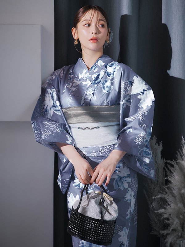 画像2: 【即日発送】グレイ×モードフラワー浴衣  【浴衣３点セット 浴衣/帯/下駄】[YMT] (2)