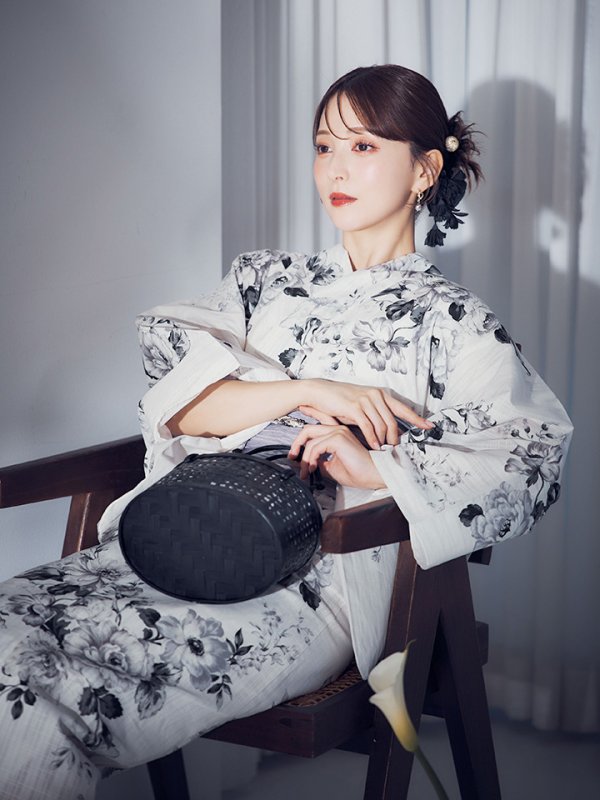 画像5: 【即日発送】モノトーンフラワー浴衣  【浴衣３点セット 浴衣/帯/下駄】[OF04] (5)