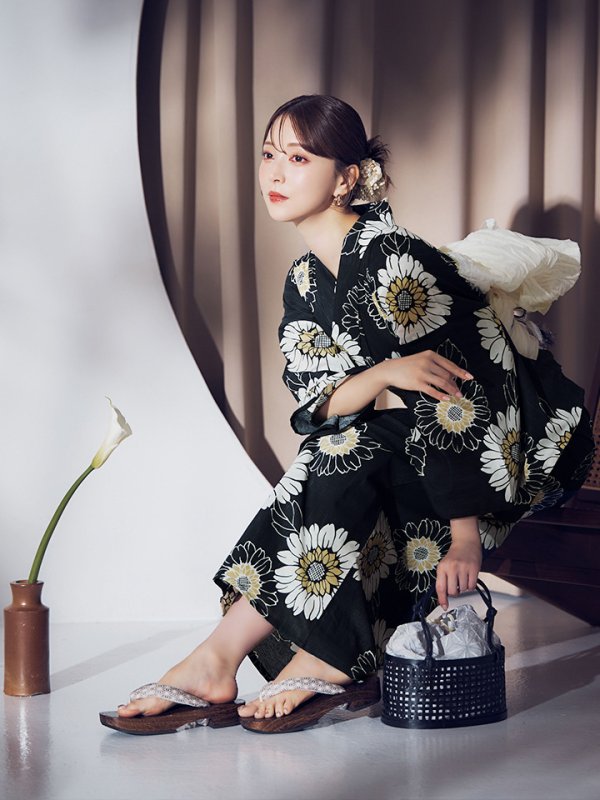 画像6: 【即日発送】向日葵柄黒色浴衣  【浴衣３点セット 浴衣/帯/下駄】[OF04] (6)