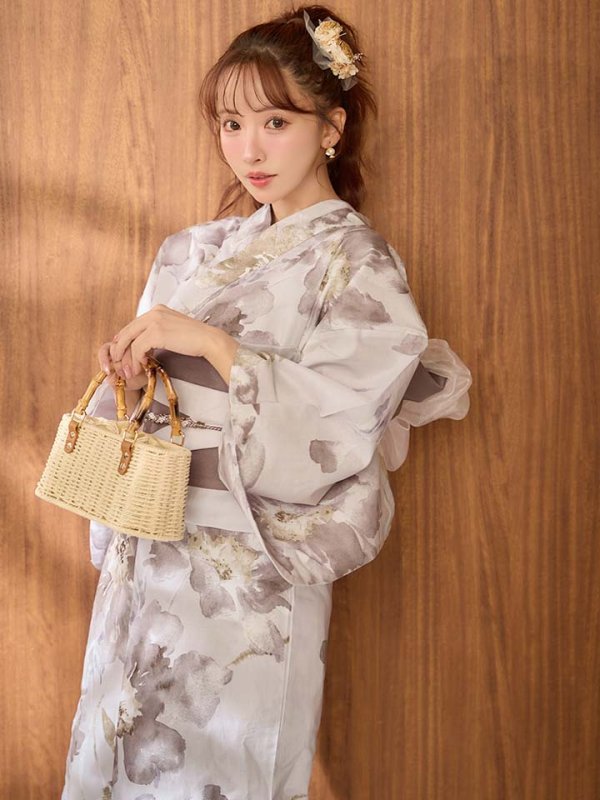 モデル：三上悠亜　身長：159cm　着用サイズ：Fサイズ