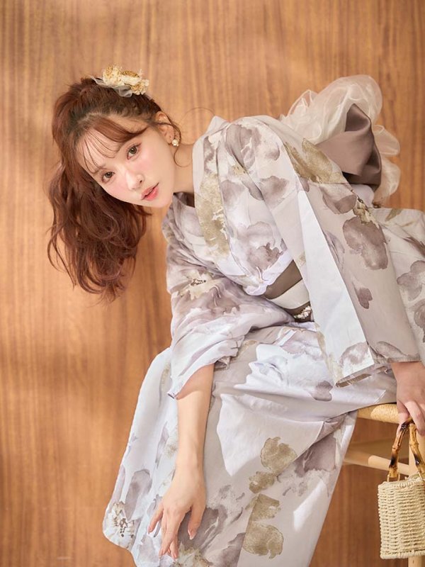 モデル：三上悠亜　身長：159cm　着用サイズ：Fサイズ