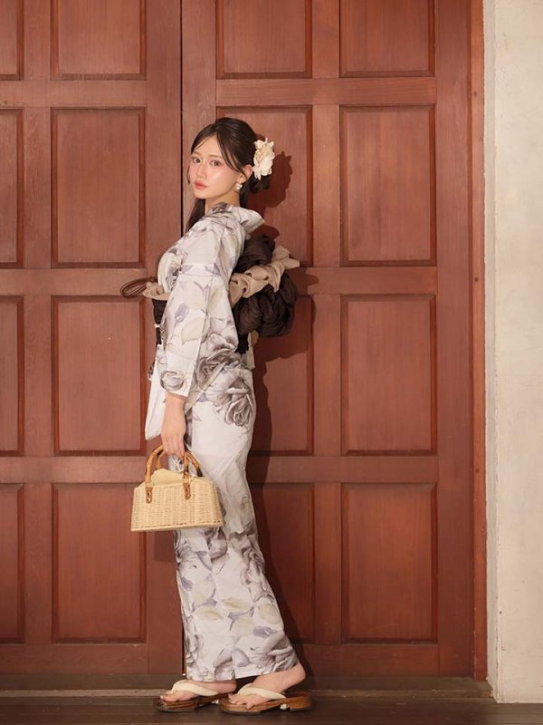 モデル：夏目かんな　身長：155cm　着用サイズ：Fサイズ