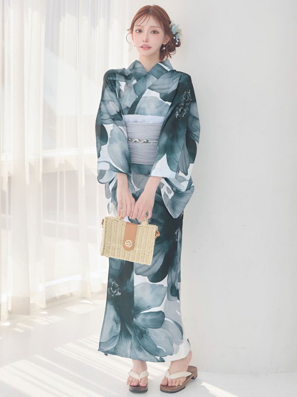 モデル：明日花キララ 身長：162cm 着用サイズ：Fサイズ