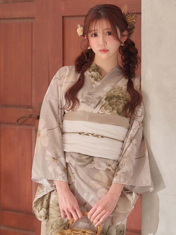 モデル：神楽ゆあ　身長：167cm　着用サイズ：Fサイズ