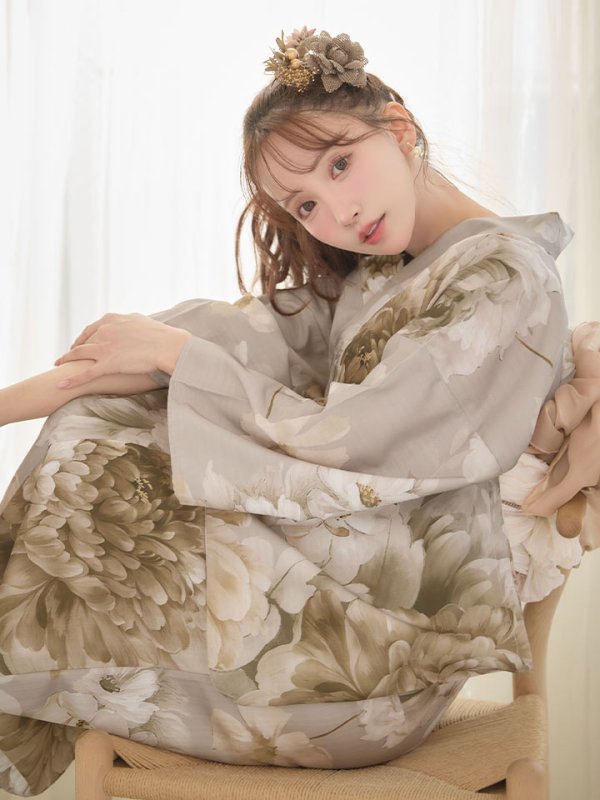 モデル：三上悠亜　身長：159cm　着用サイズ：Fサイズ