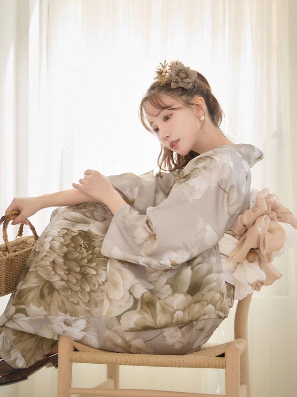 モデル：三上悠亜　身長：159cm　着用サイズ：Fサイズ