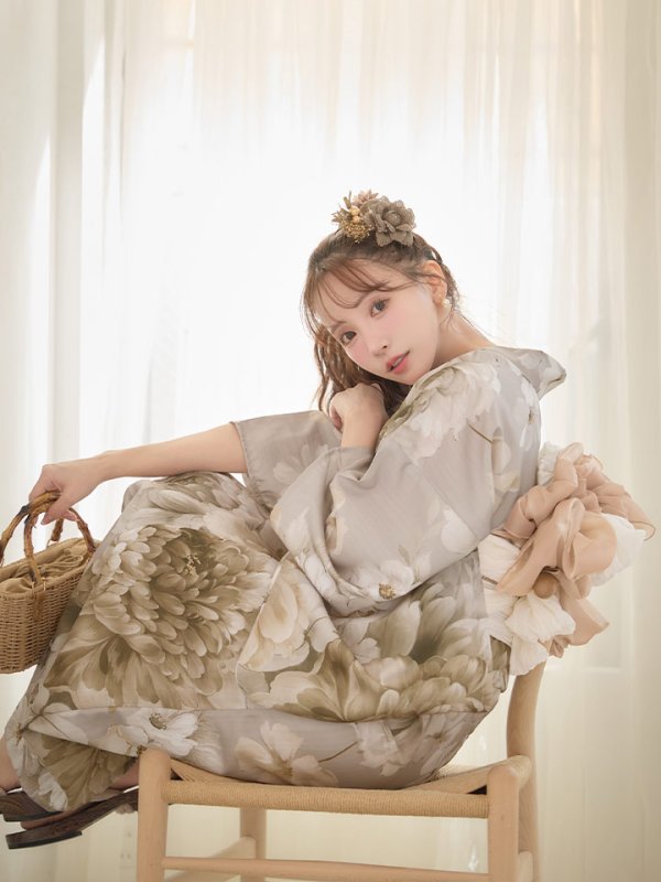 モデル：三上悠亜　身長：159cm　着用サイズ：Fサイズ