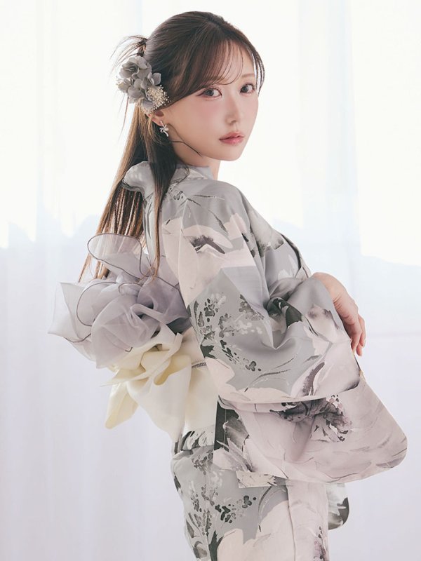 モデル：菅野結以 身長：163cm 着用サイズ：Fサイズ