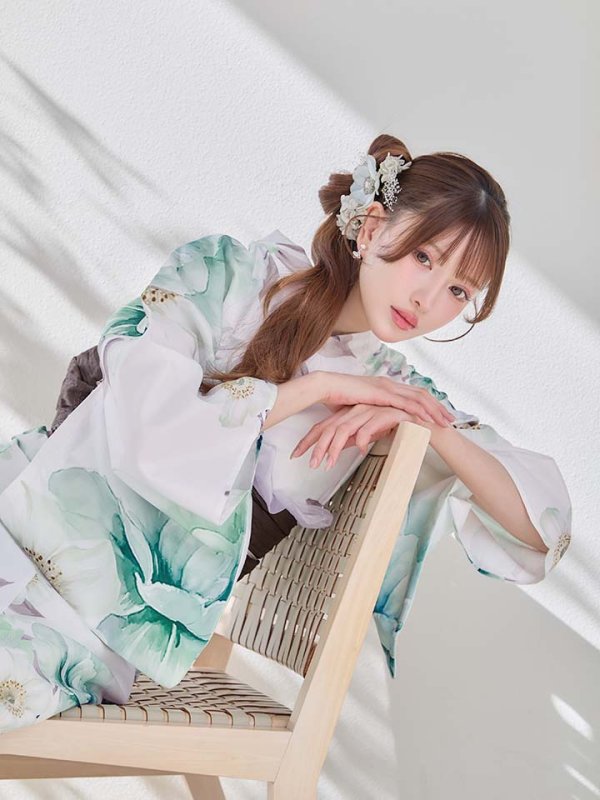 モデル：いおり 身長：164cm 着用サイズ：Fサイズ