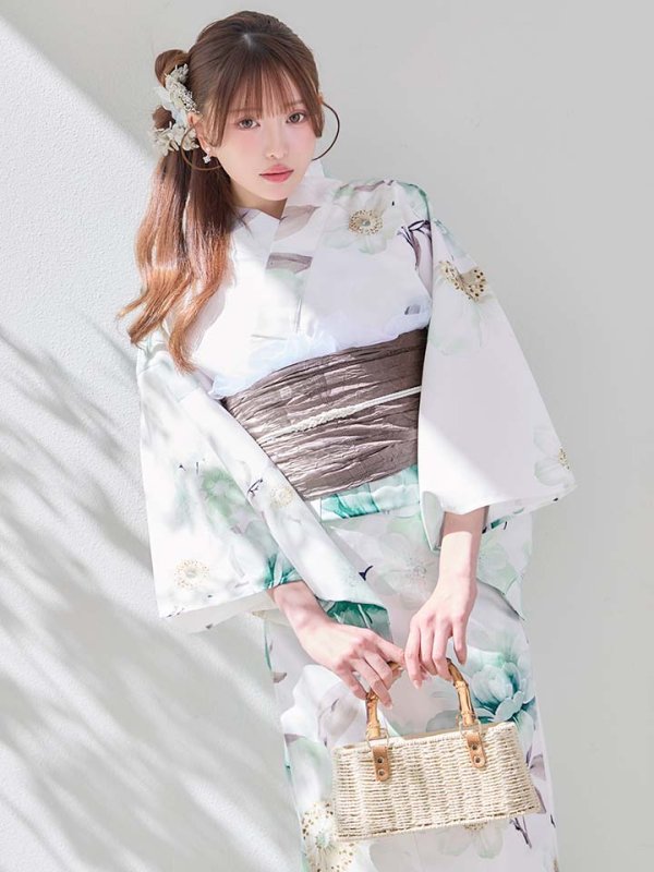 モデル：いおり 身長：164cm 着用サイズ：Fサイズ