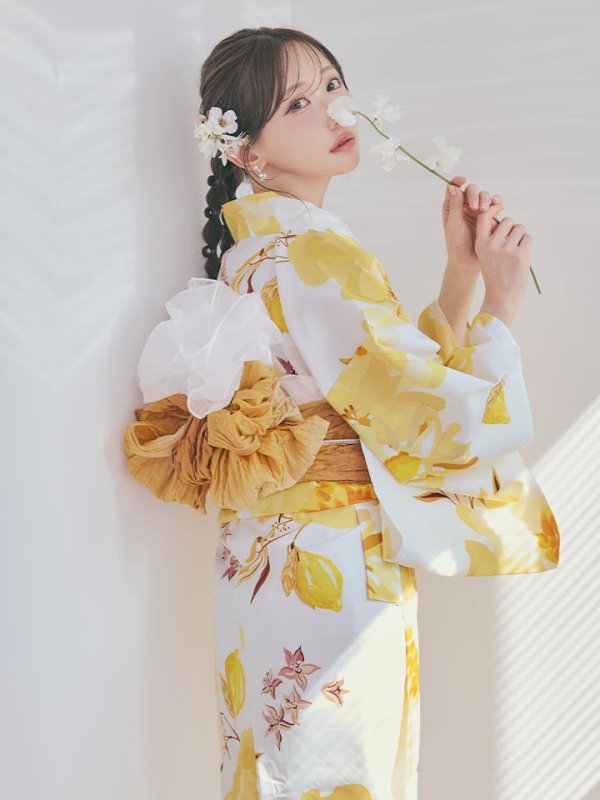 モデル：菅野結以　身長：163cm