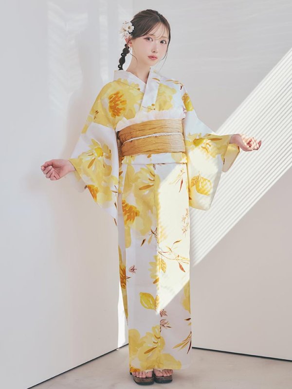 モデル：菅野結以　身長：163cm