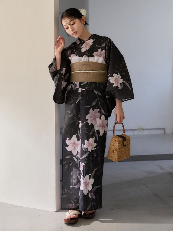 画像5: 送料無料！ホワイトリリー黒地浴衣【浴衣３点セット 浴衣/帯/下駄】[OF04]【予約 / 6月中旬発送予定】 (5)