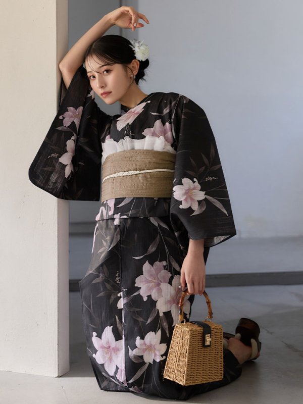 画像9: 送料無料！ホワイトリリー黒地浴衣【浴衣３点セット 浴衣/帯/下駄】[OF04]【予約 / 6月中旬発送予定】 (9)