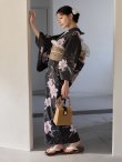 画像11: 送料無料！ホワイトリリー黒地浴衣【浴衣３点セット 浴衣/帯/下駄】[OF04]【予約 / 6月中旬発送予定】 (11)