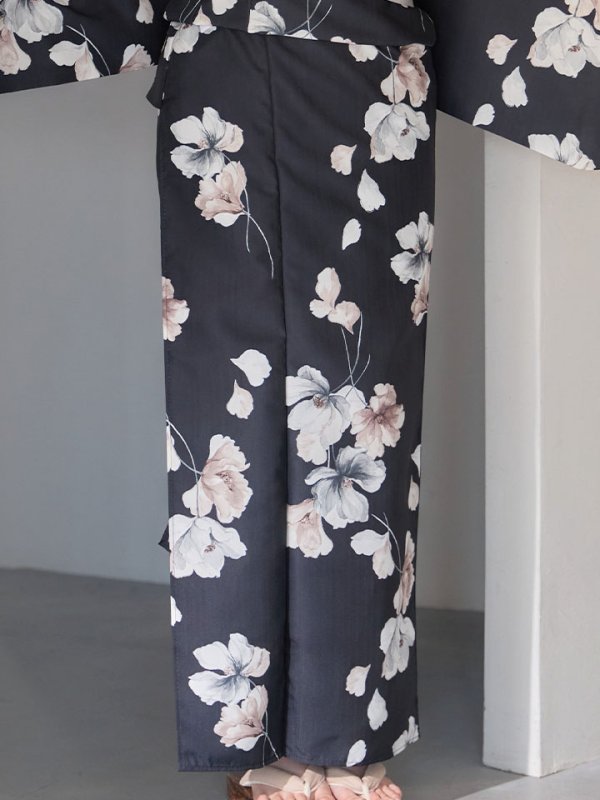 画像18: 送料無料！【即日発送】フローラルブラック浴衣【浴衣３点セット 浴衣/帯/下駄】[OF04] (18)